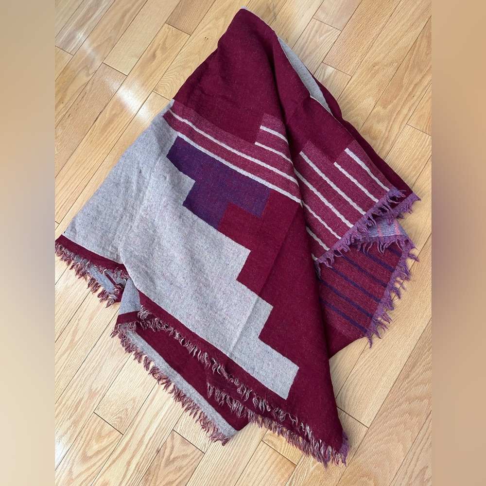 Aritzia Wilfred Burgundy and Cream Scarf Blanket